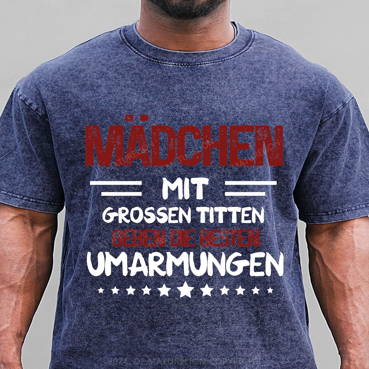 Mädchen mit grossen Titten geben die besten Umarmungen Gewaschene Vintage T-Shirt