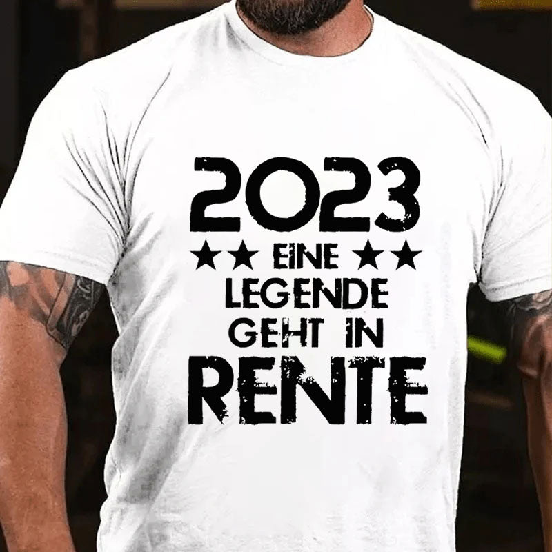 Personalisiert 2023 eine Legende geht in Rente T-Shirt