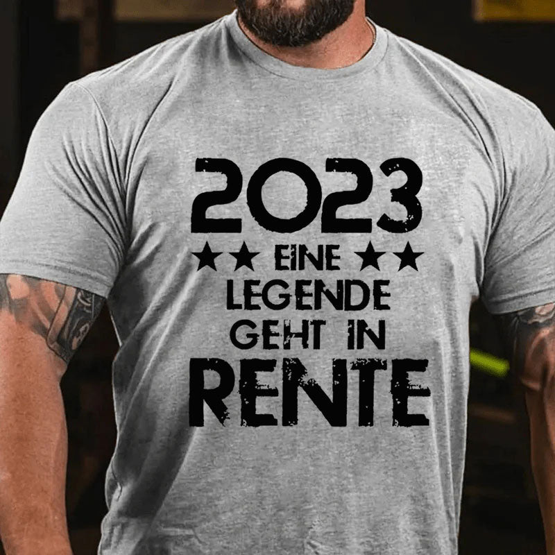 Personalisiert 2023 eine Legende geht in Rente T-Shirt