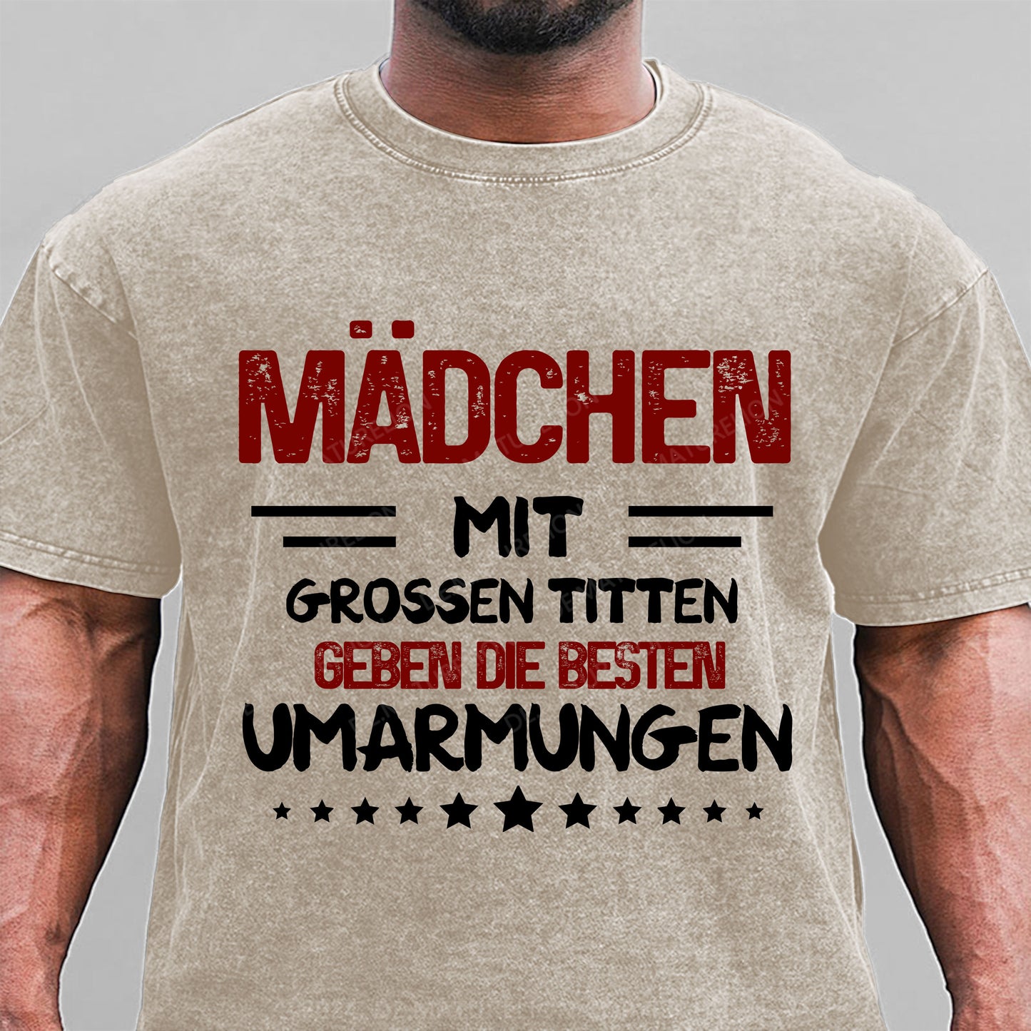 Mädchen mit grossen Titten geben die besten Umarmungen Gewaschene Vintage T-Shirt