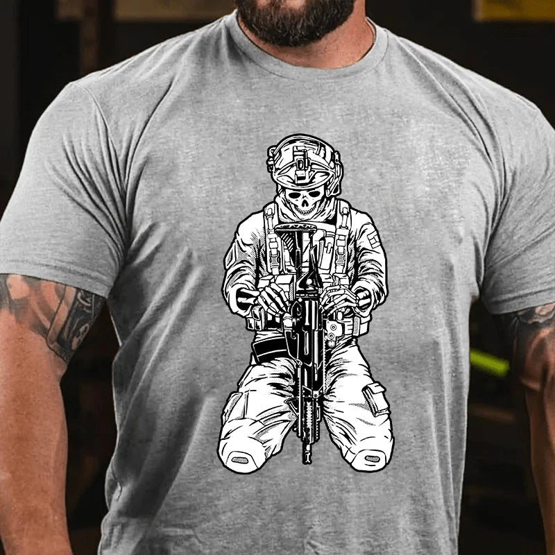 Mächtiger Soldat T-Shirt