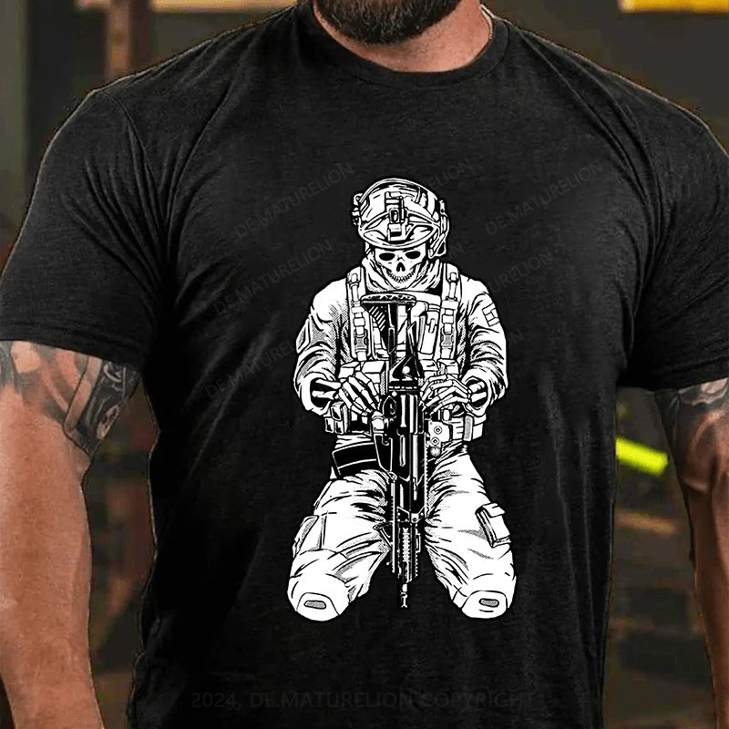 Mächtiger Soldat T-Shirt