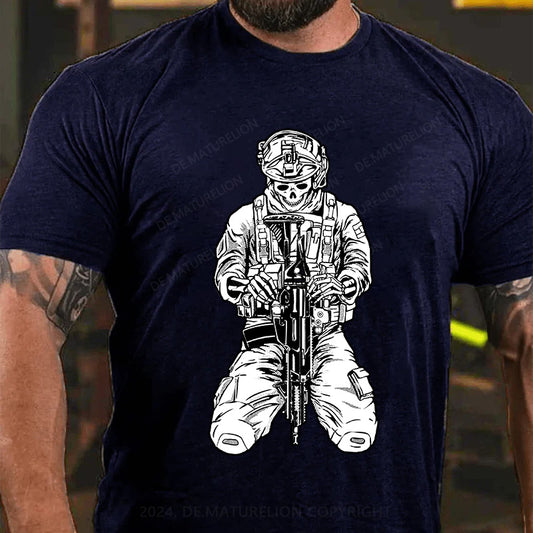 Mächtiger Soldat T-Shirt
