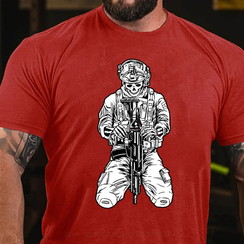 Mächtiger Soldat T-Shirt