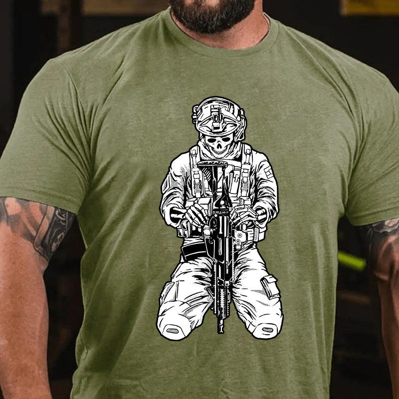 Mächtiger Soldat T-Shirt