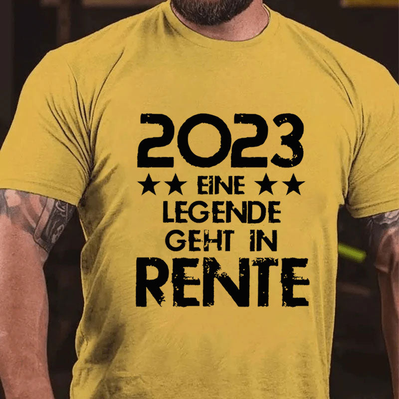 Personalisiert 2023 eine Legende geht in Rente T-Shirt