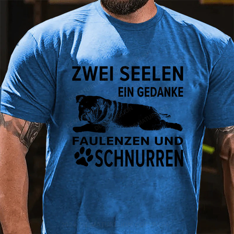 Zwei Seelen, ein Gedanke: Faulenzen und Schnurren T-Shirt